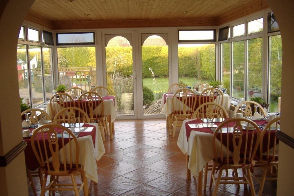 Riverwalk House B&B 우그테라드 외부 사진
